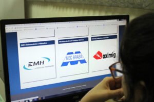 tela de computador demonstrando a vitrine digital Expo Usipa